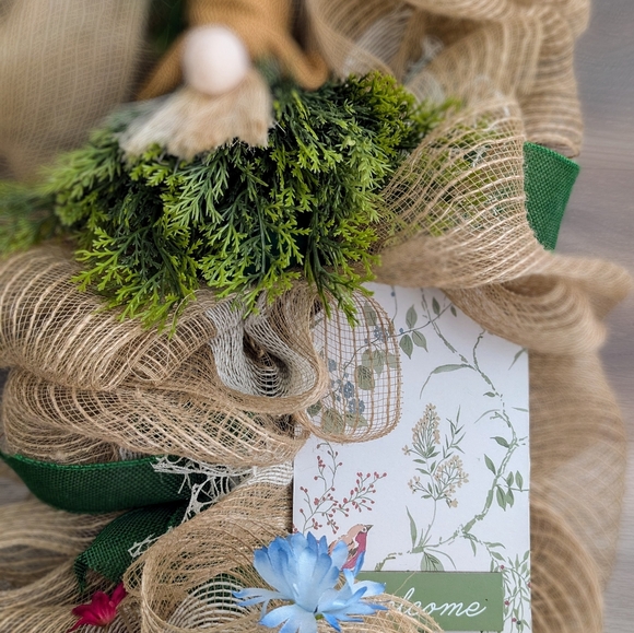 A great beauty gnome/welcome swag wreath - Picture 10 of 17